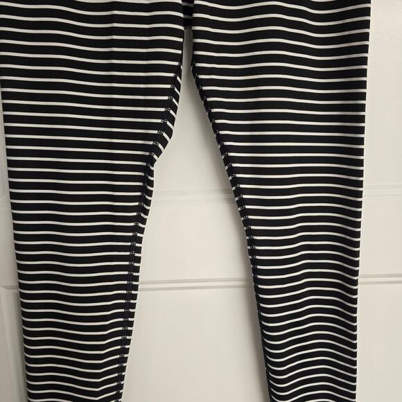Women's Scorpio Sol Black & White High Waisted Athletic Leggings - Size Medium - Picture 4 of 10